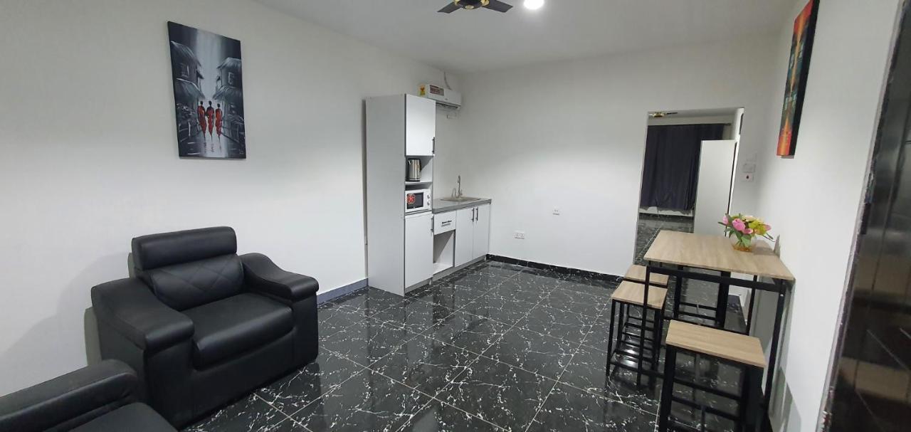 Legon City Mall Short Stay Apartments For Business And Vacation - East Legon Accra Exterior photo